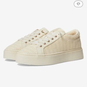 Roxy Sheilahh 2.0 in Natural Size 6.5